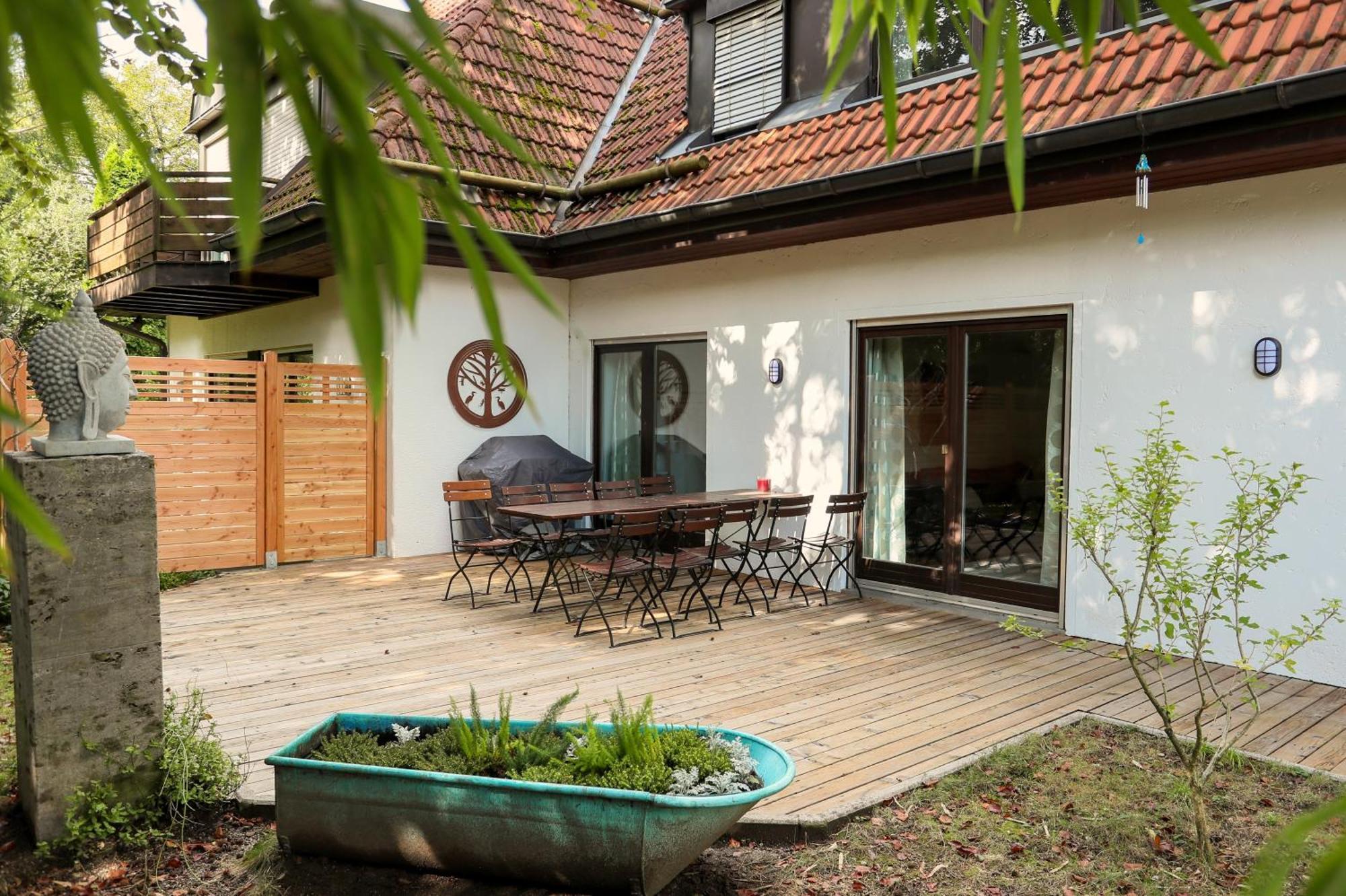10 Min Subway U-bahn To Marienplatz 130 M2 - 4br - 2bath Apartment *