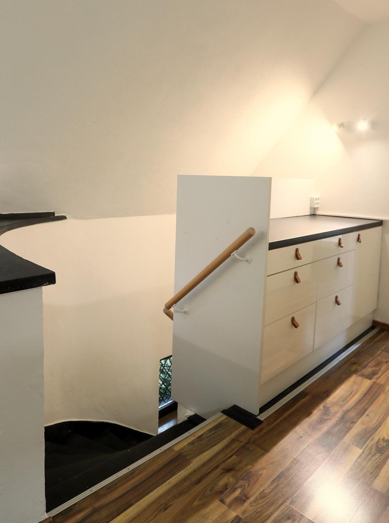Apartment 10 Min Subway U-bahn To Marienplatz 130 M2 - 4br - 2bath *