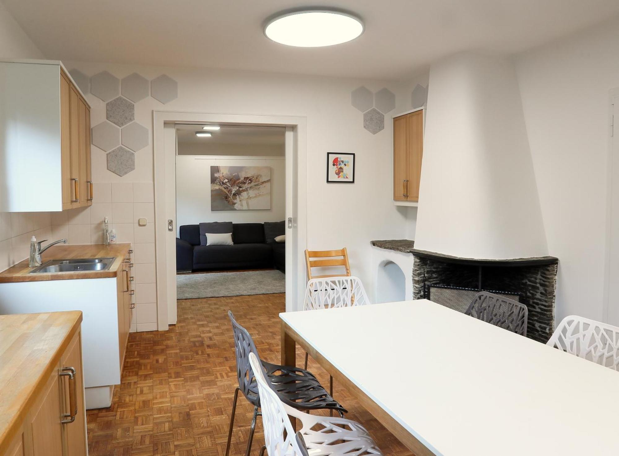 10 Min Subway U-bahn To Marienplatz 130 M2 - 4br - 2bath *