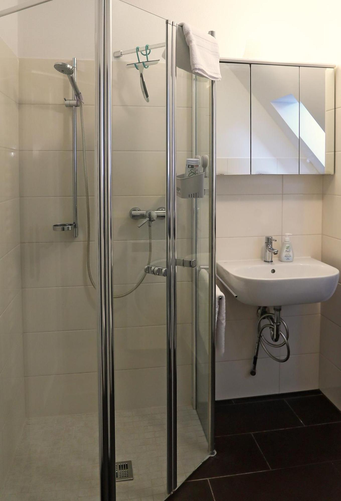 10 Min Subway U-bahn To Marienplatz 130 M2 - 4br - 2bath *